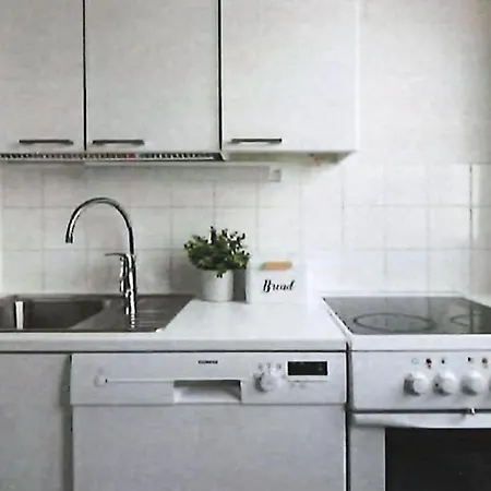 Efficient Two-room In Matinkylae, شقة إسبو